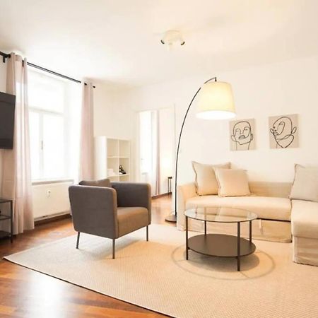 Authentic Austrian Flat In The South Of Vienna Apartment Modling Exterior foto
