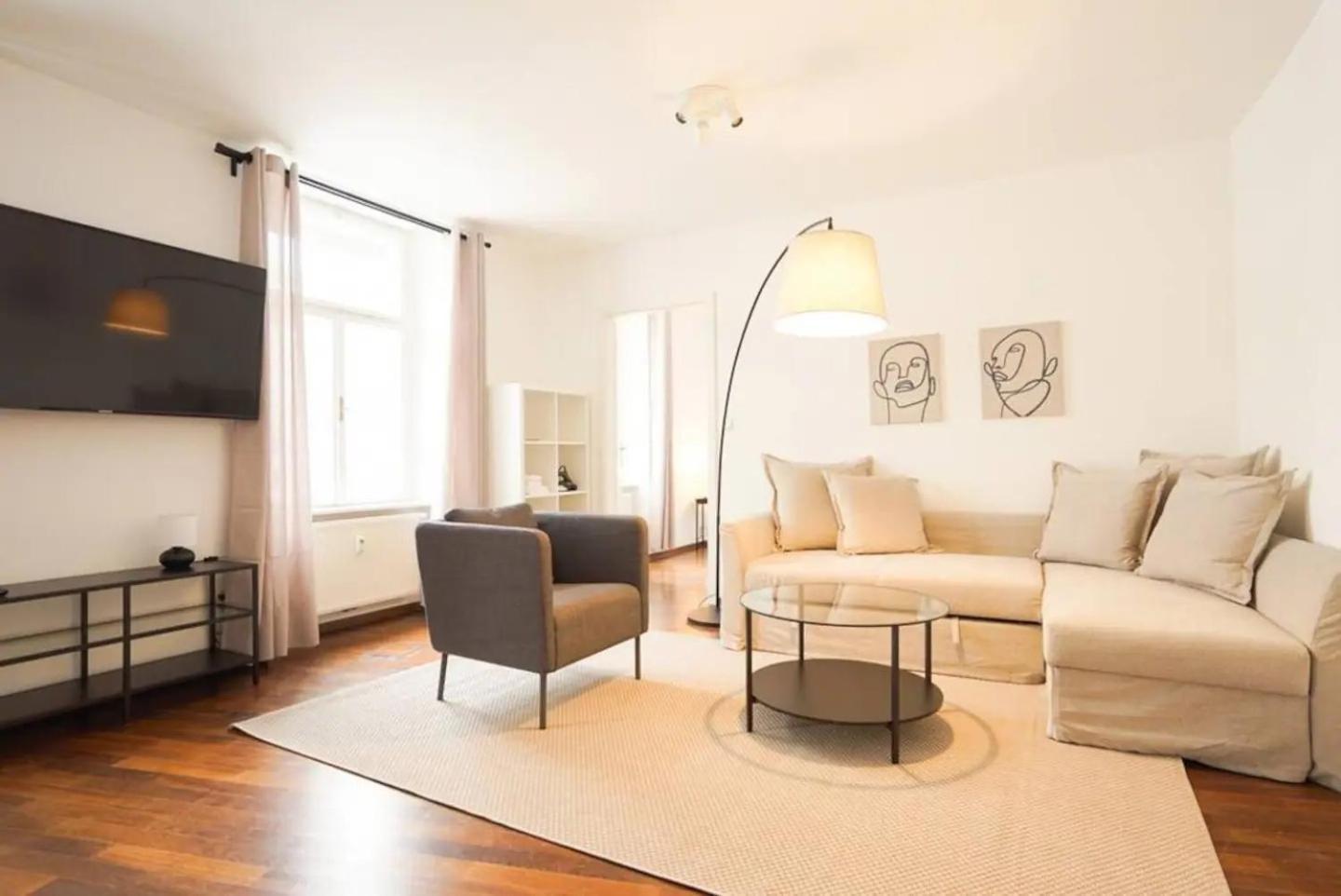 Authentic Austrian Flat In The South Of Vienna Apartment Modling Exterior foto