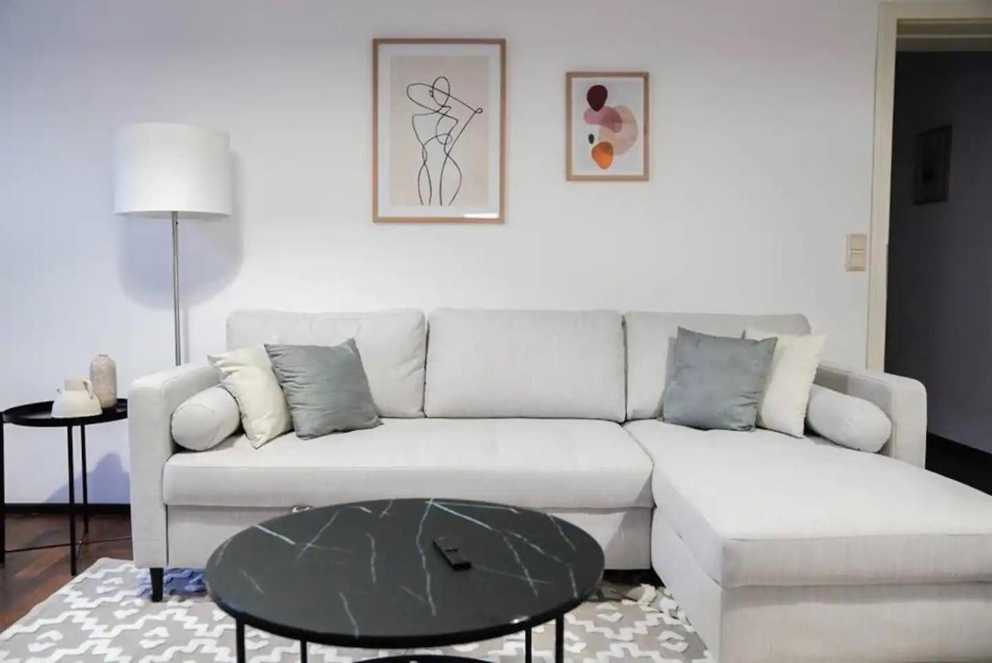 Authentic Austrian Flat In The South Of Vienna Apartment Modling Exterior foto