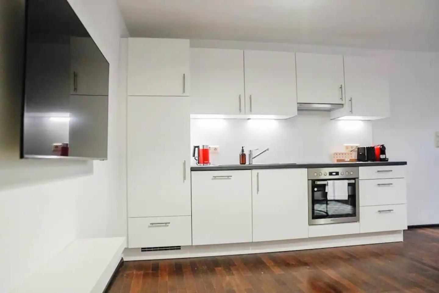 Authentic Austrian Flat In The South Of Vienna Apartment Modling Exterior foto