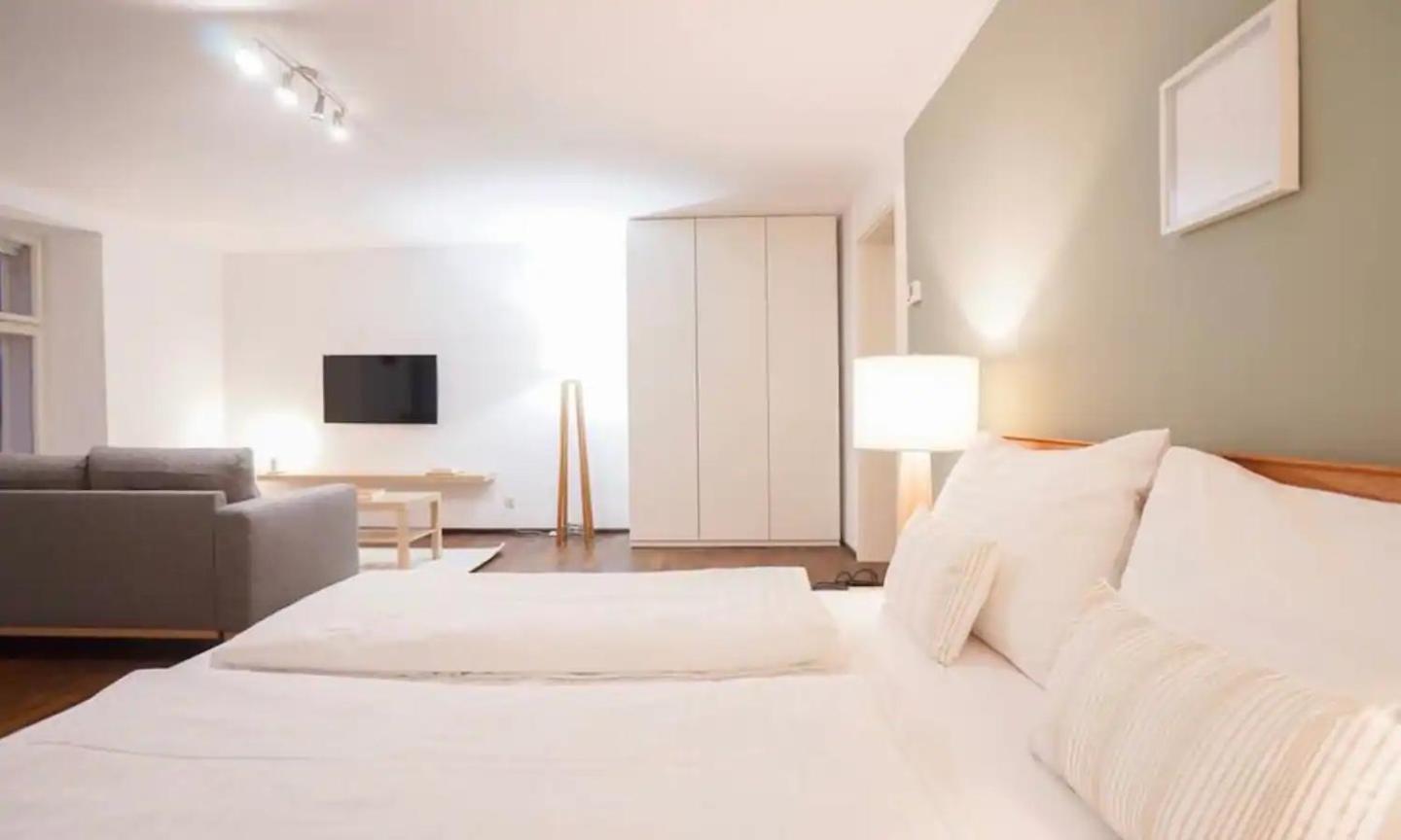 Authentic Austrian Flat In The South Of Vienna Apartment Modling Exterior foto