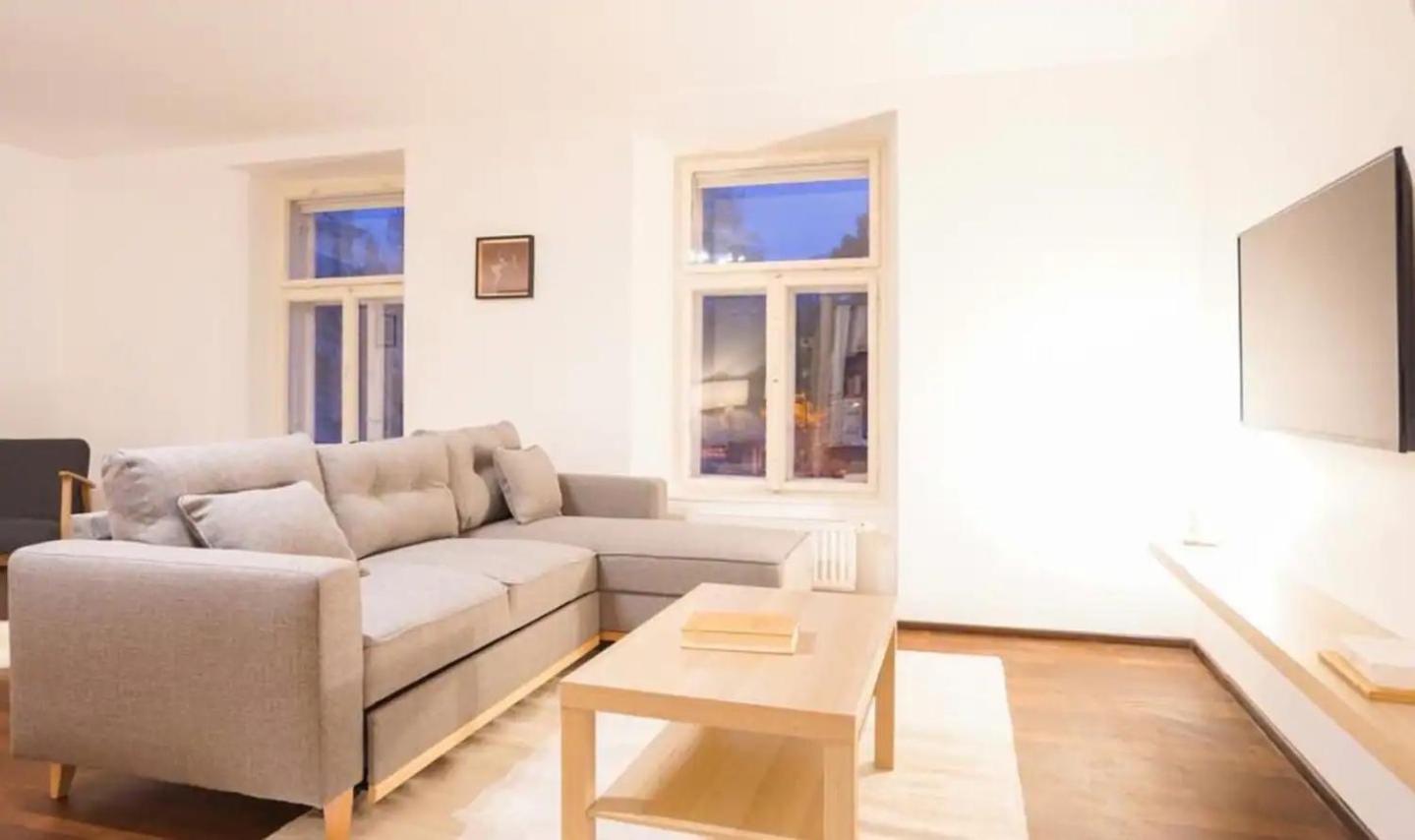Authentic Austrian Flat In The South Of Vienna Apartment Modling Exterior foto