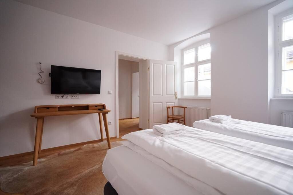 Authentic Austrian Flat In The South Of Vienna Apartment Modling Exterior foto