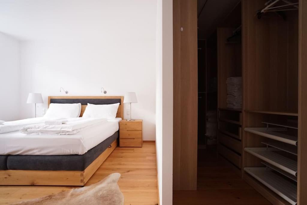 Authentic Austrian Flat In The South Of Vienna Apartment Modling Exterior foto