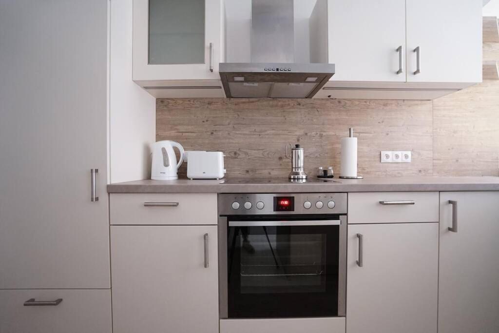 Authentic Austrian Flat In The South Of Vienna Apartment Modling Exterior foto