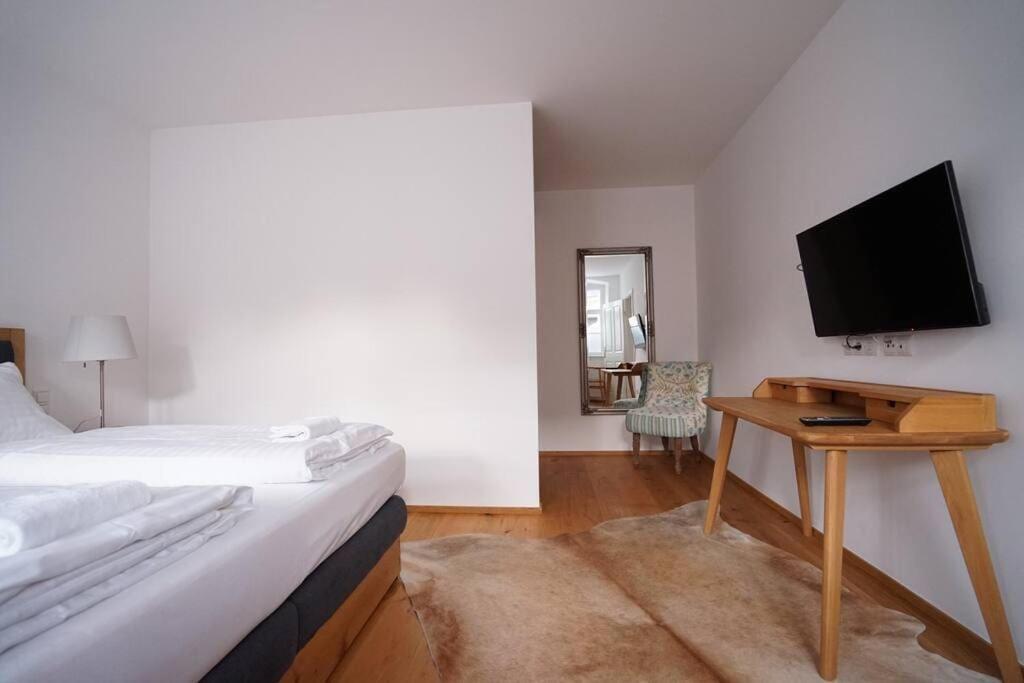 Authentic Austrian Flat In The South Of Vienna Apartment Modling Exterior foto